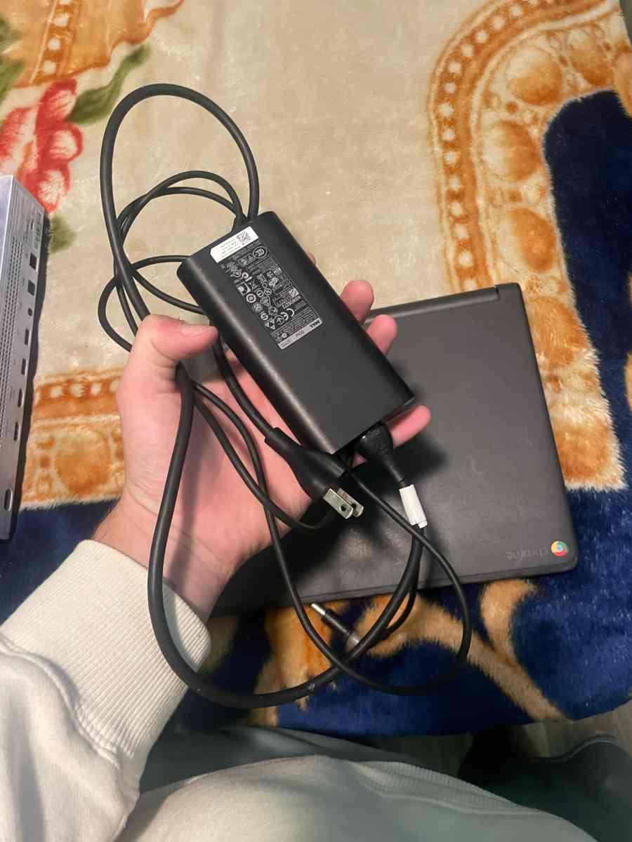 touchscreen  Chrome book pro - Calhoun, Georgia - FleaMarketBay