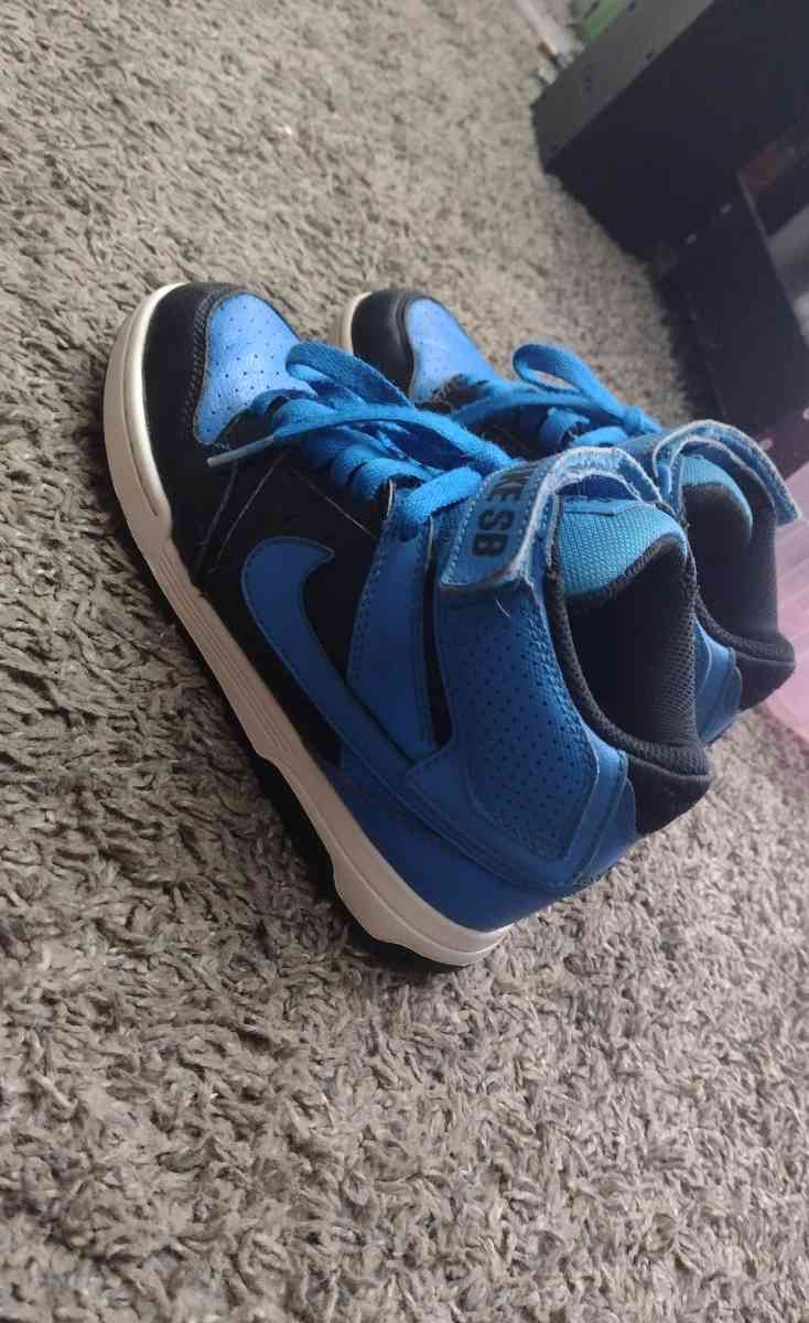 kids Nike shoes - Davidson, North Carolina - FleaMarketBay