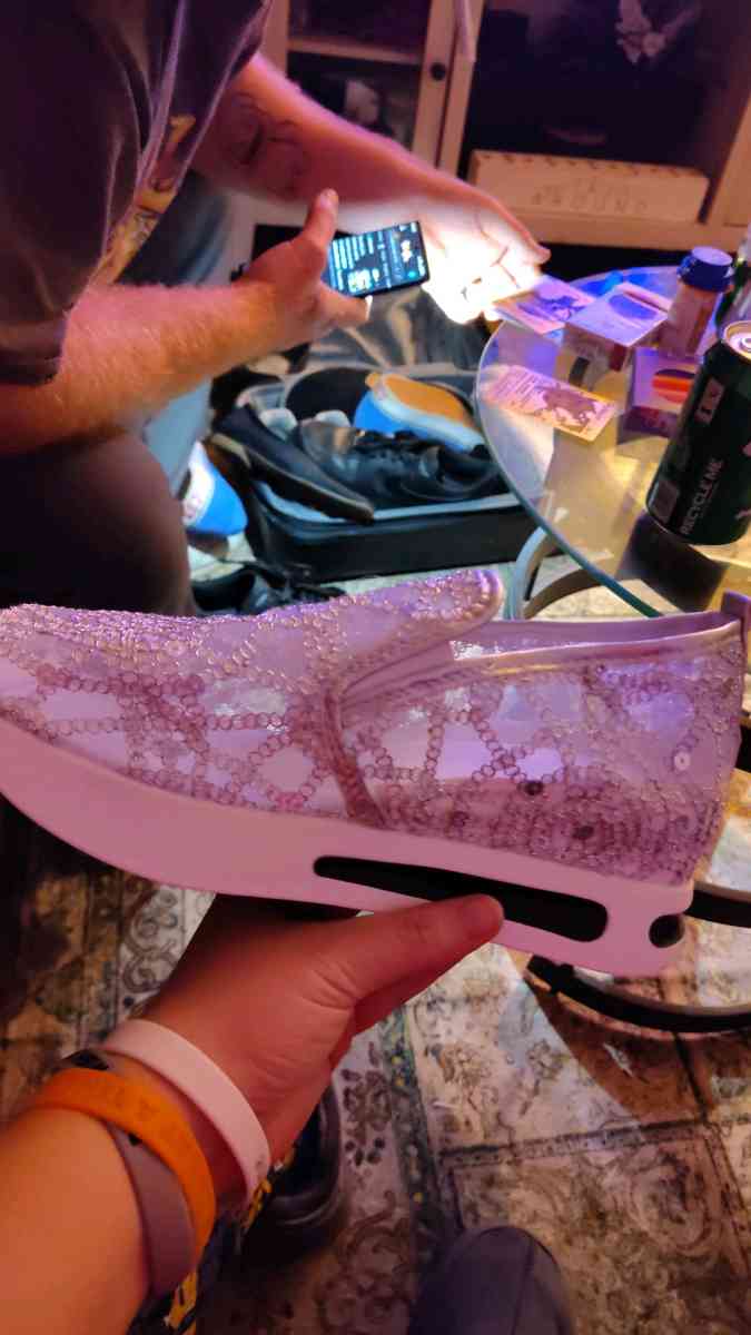 glittery shoes - Martinsburg, West Virginia