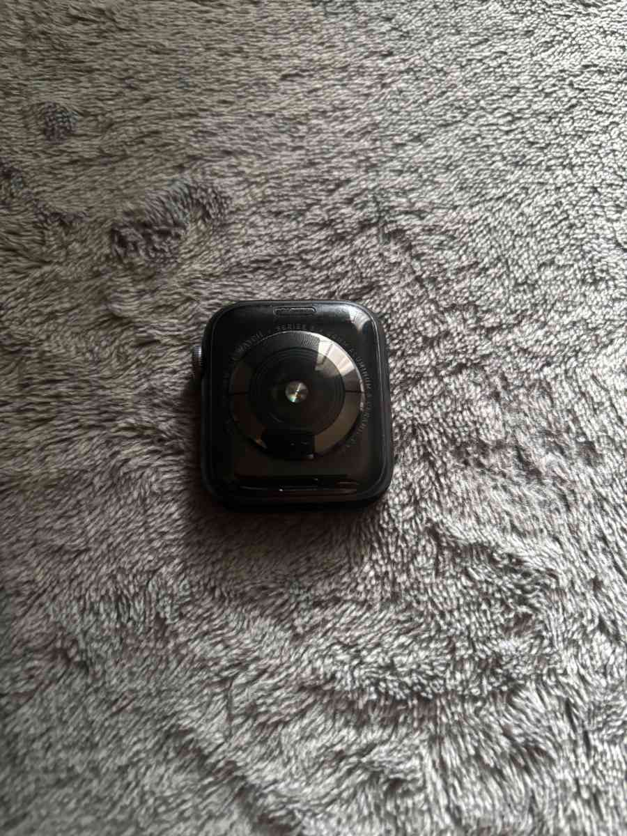 Apple Watch - Waterbury, Connecticut - FleaMarketBay