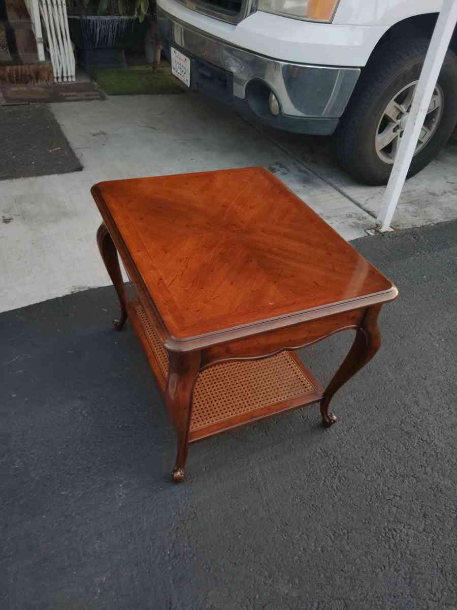 Drexel heritage side table - Orange, California - FleaMarketBay