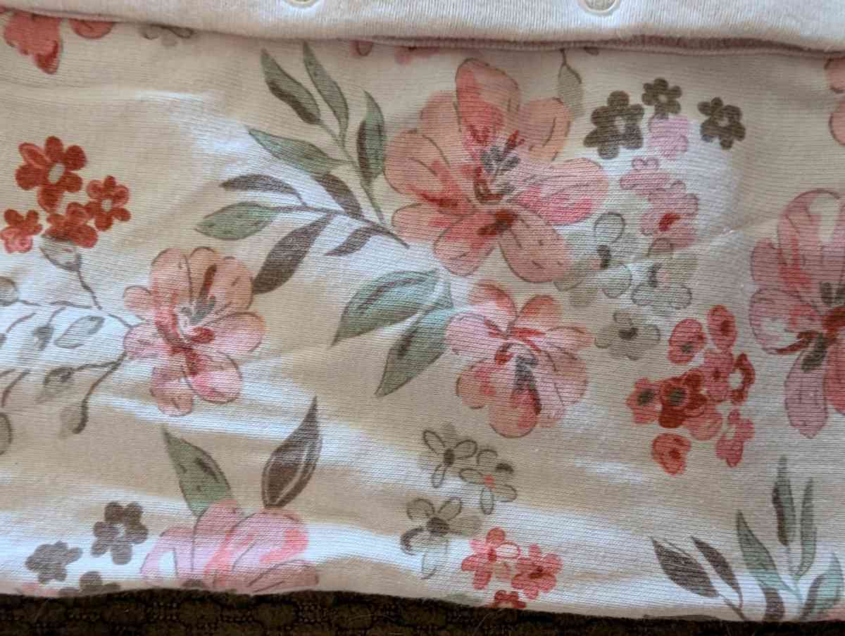 Pink flower sleepsuit without feet - Savannah, Georgia - FleaMarketBay