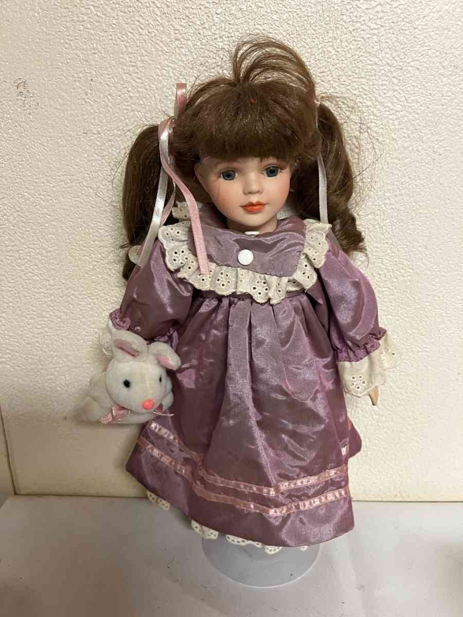 vintage porcelain doll - Camp Verde, Arizona - FleaMarketBay