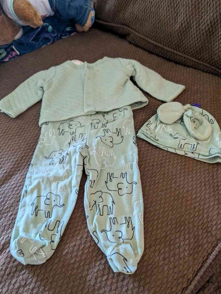 5 Piece infant elephant outfit - Savannah, Georgia - FleaMarketBay