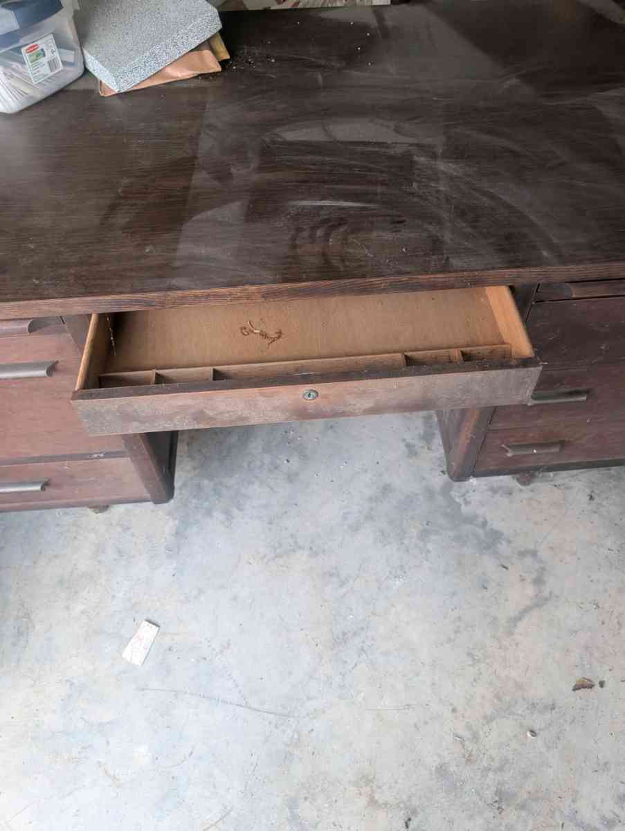 antique large wooden desk - Hope, Arkansas - FleaMarketBay