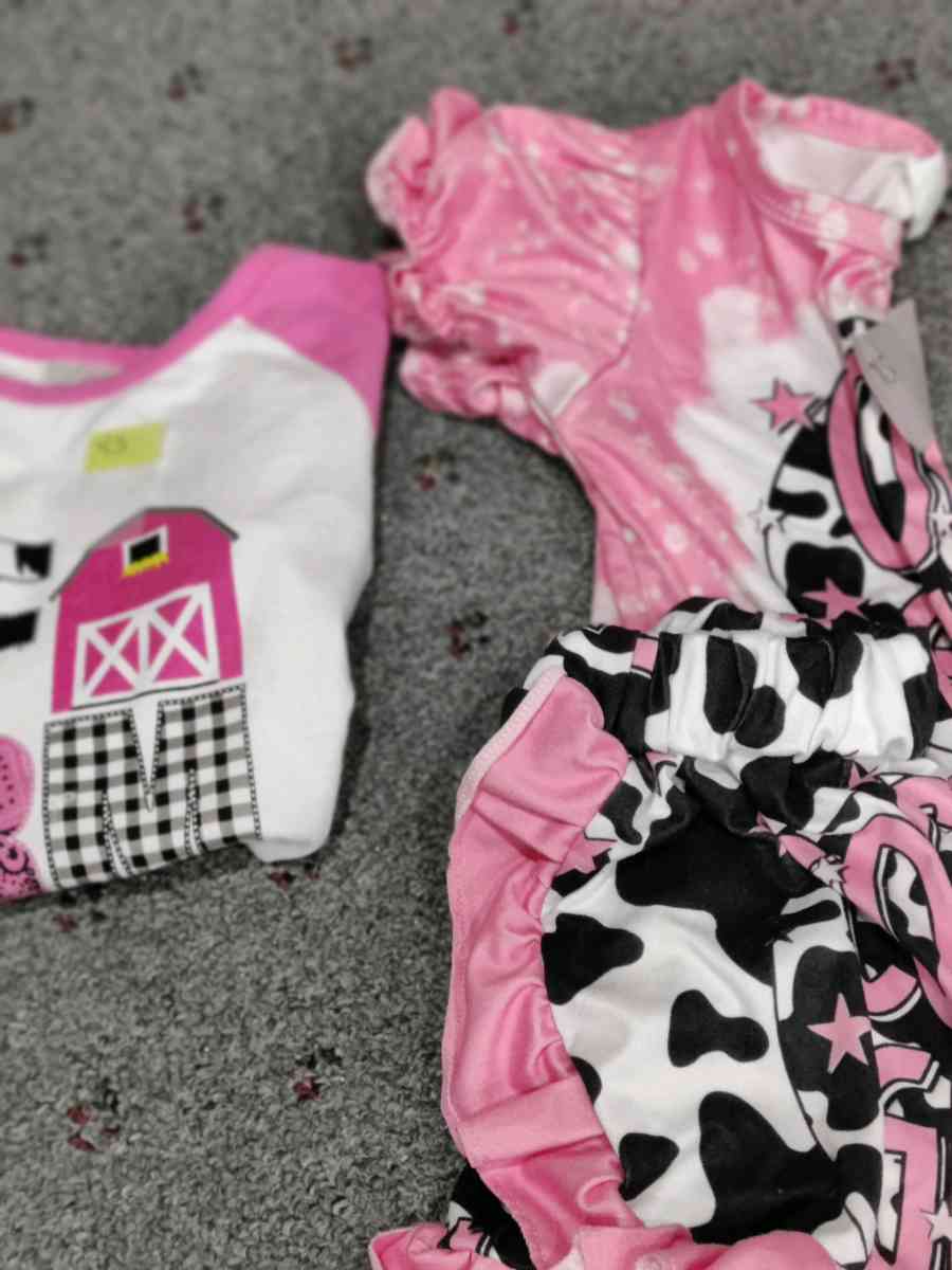 little girl clothes - Rio Linda, California - FleaMarketBay