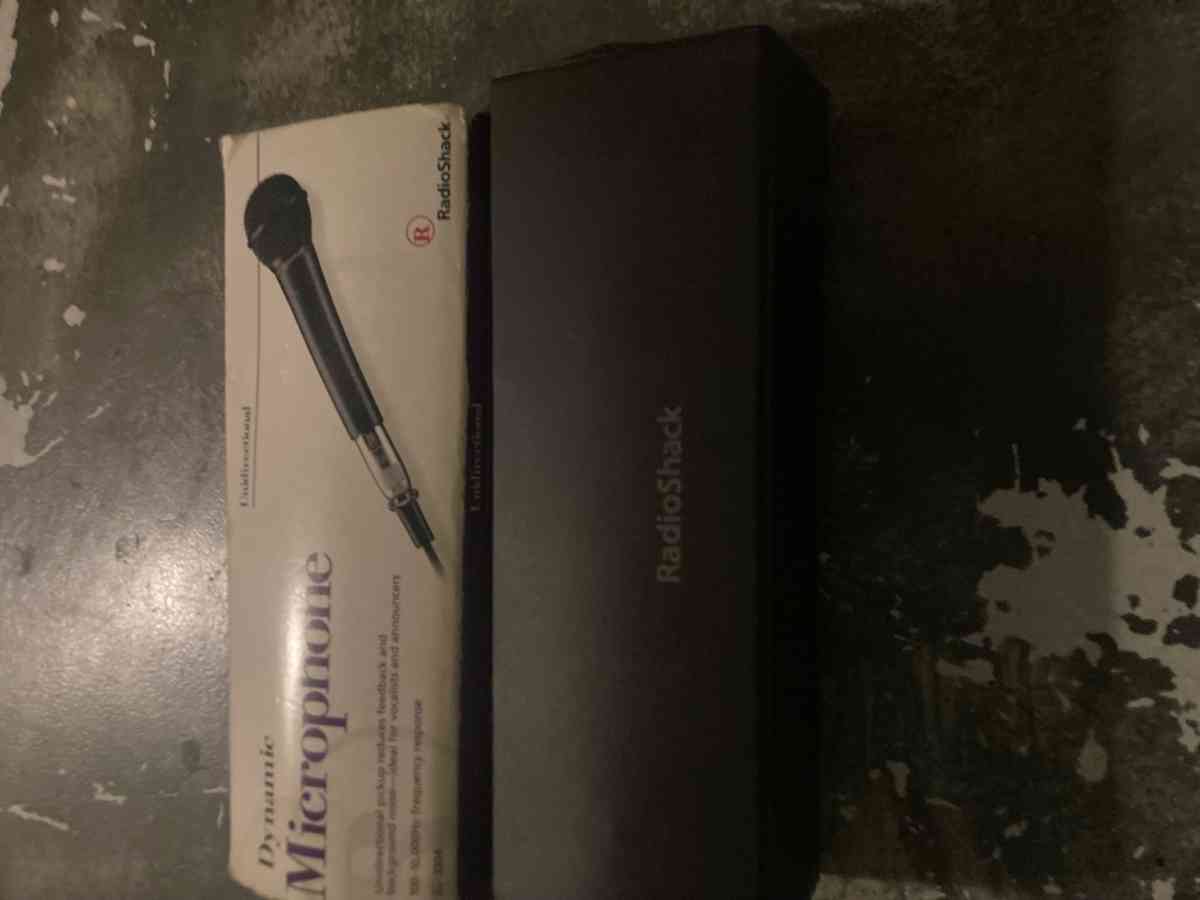 RadioShack Dynamic Microphone - Essington, Pennsylvania - FleaMarketBay