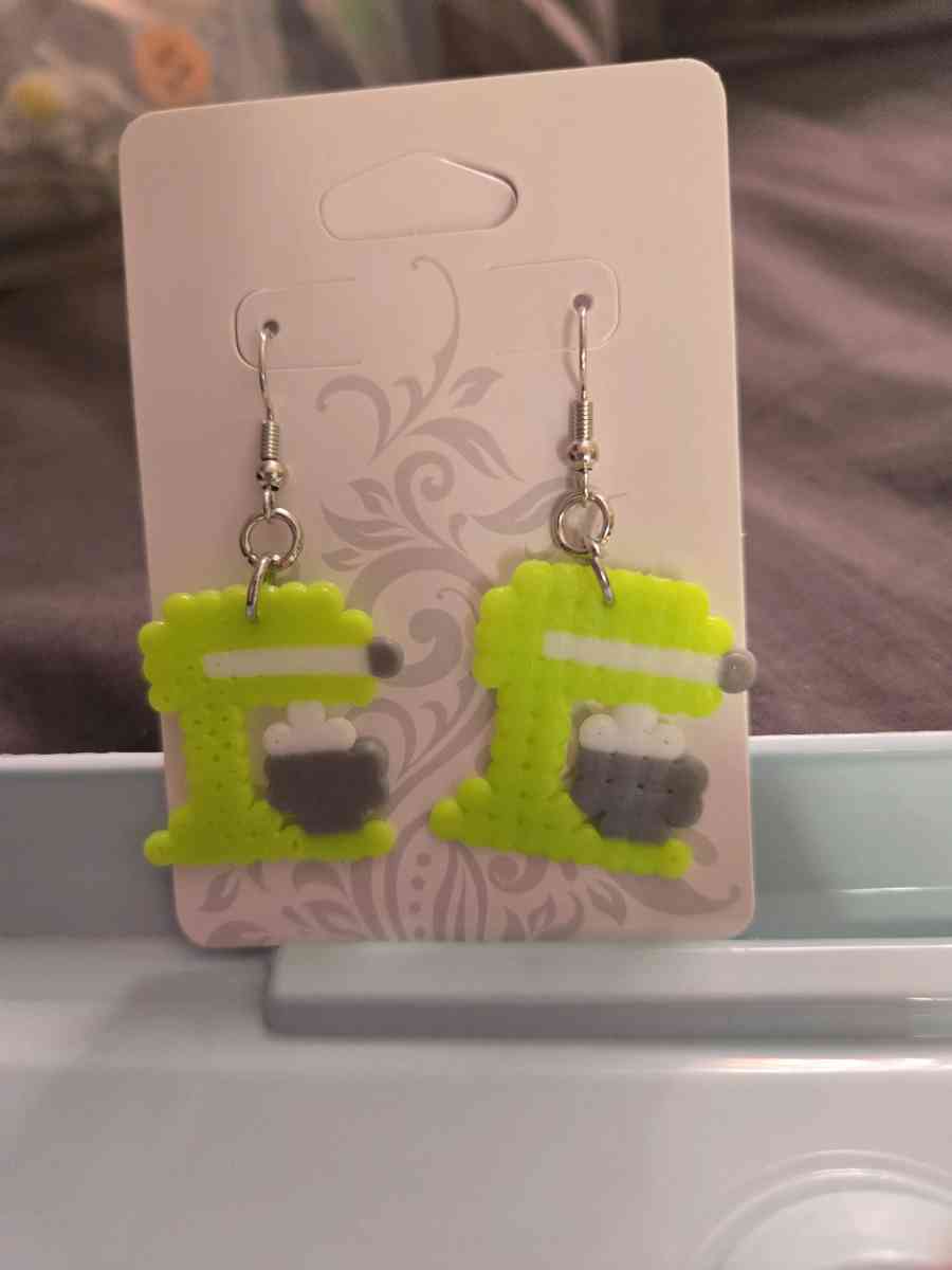 Earrings - Dover, Delaware - FleaMarketBay