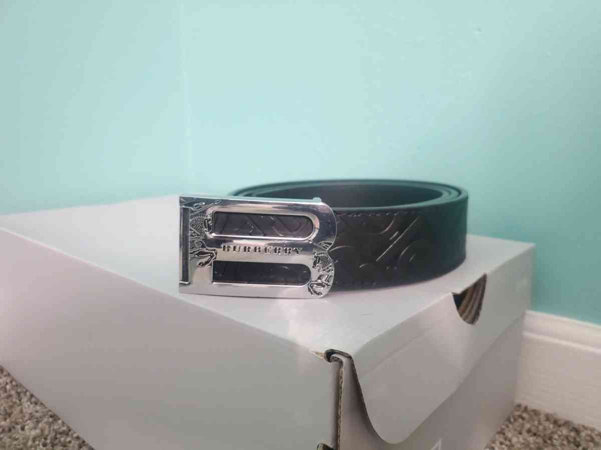 Mens Burberry Belt - Indianapolis, Indiana - FleaMarketBay