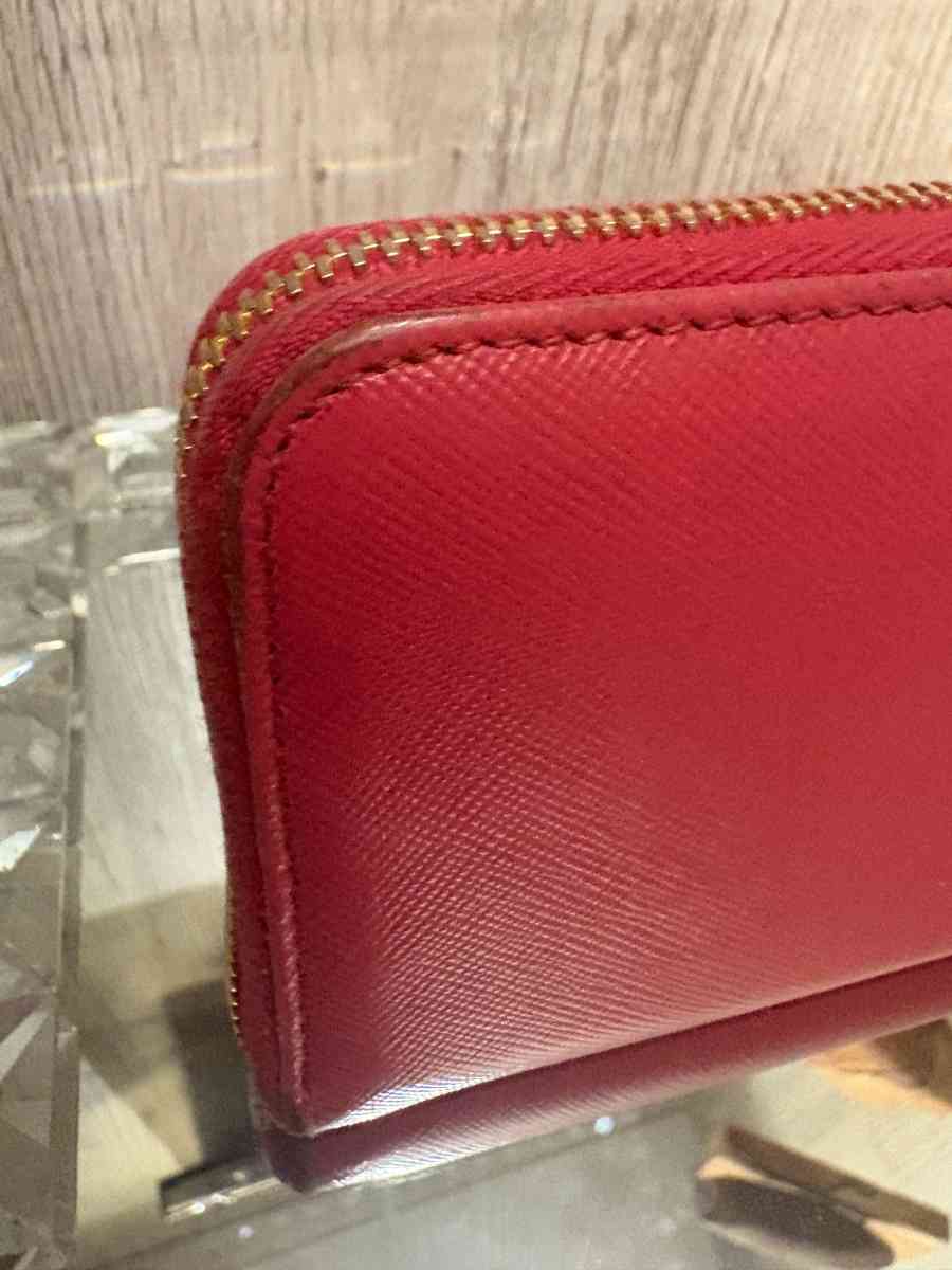 Pink Prada Saffiano leather wallet - Ridgewood, New York - FleaMarketBay