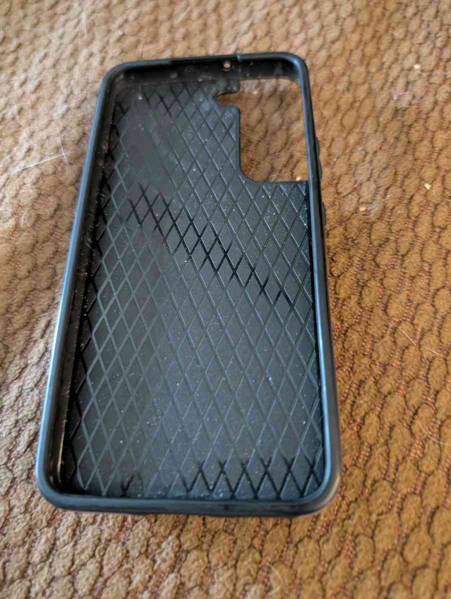 2 Samsung S22 phone cases - Savannah, Georgia - FleaMarketBay