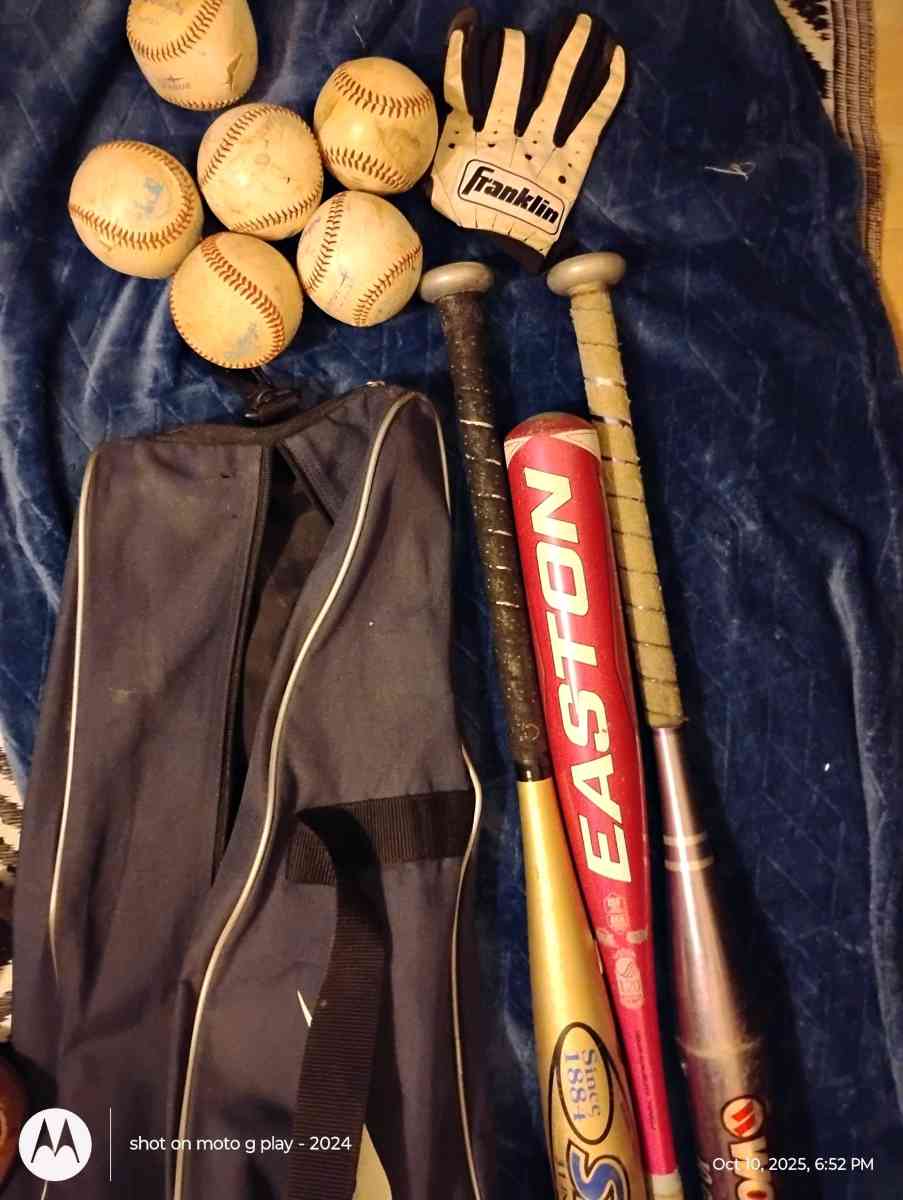BASEBALL EQUIPMENT - Hyannis, Massachusetts - FleaMarketBay