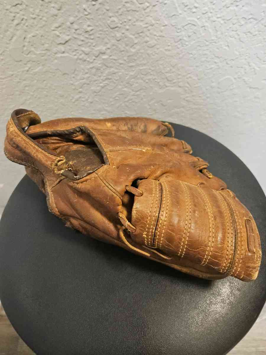 Vtg Nokona G24 RHT Baseball Glove - Tulsa, Oklahoma - FleaMarketBay
