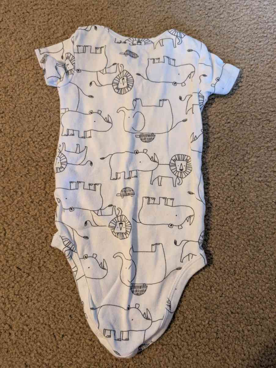Animal outline onesie - Savannah, Georgia - FleaMarketBay