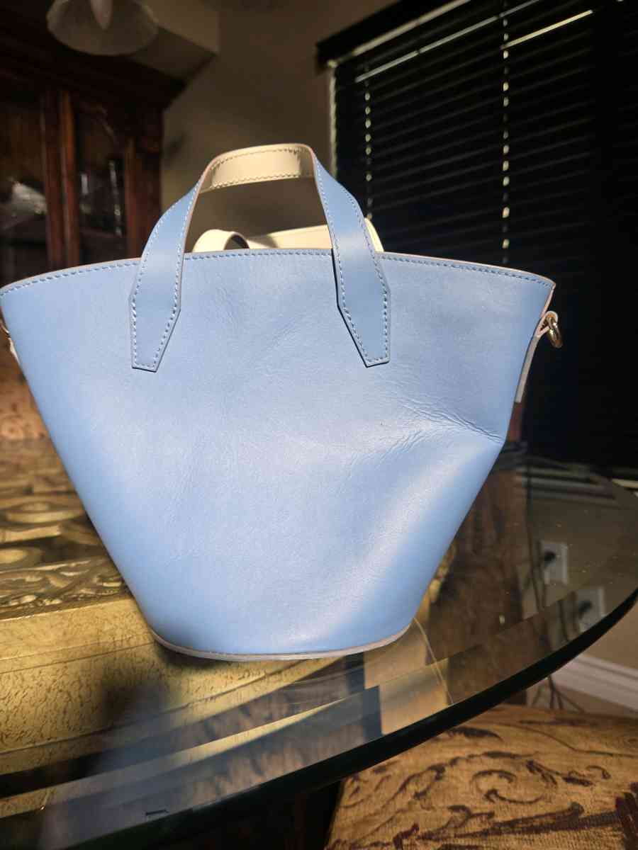 Barneys NewYork - Chino, California - FleaMarketBay