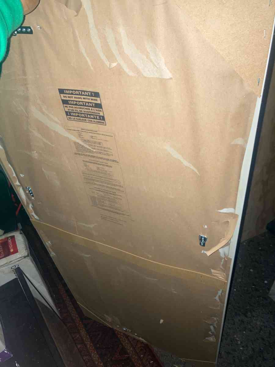 Large Framed Mirror - Essington, Pennsylvania - FleaMarketBay