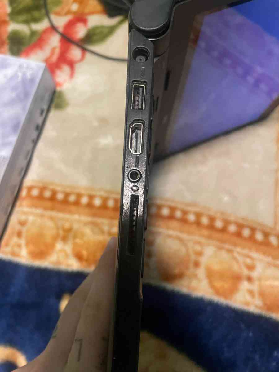 touchscreen  Chrome book pro - Calhoun, Georgia - FleaMarketBay