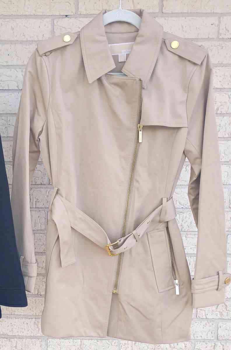Micheal kors trench size M - Dickinson, Texas