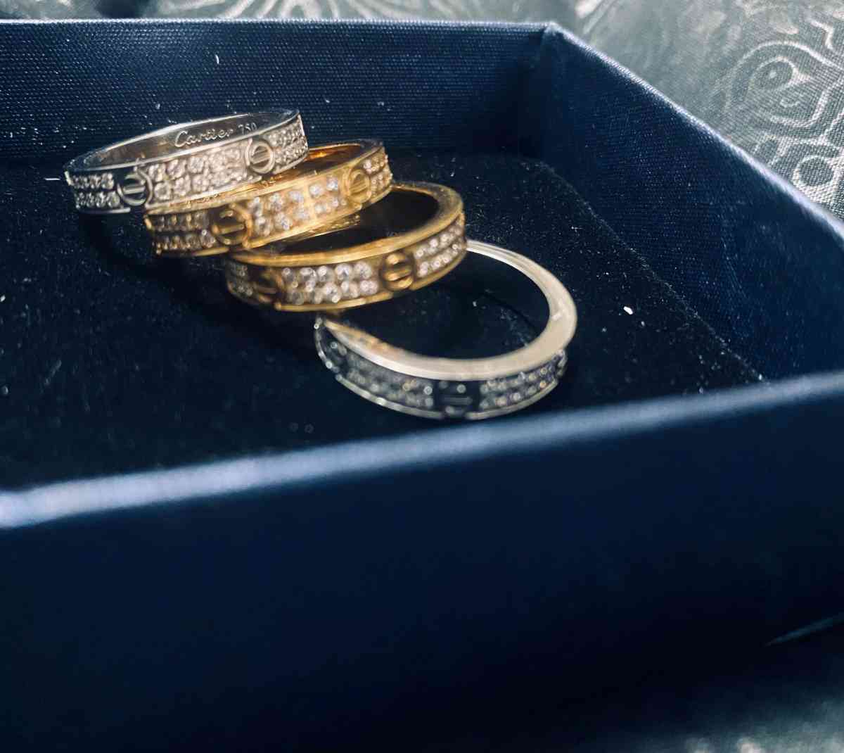 Anillos - Miami, Florida - FleaMarketBay