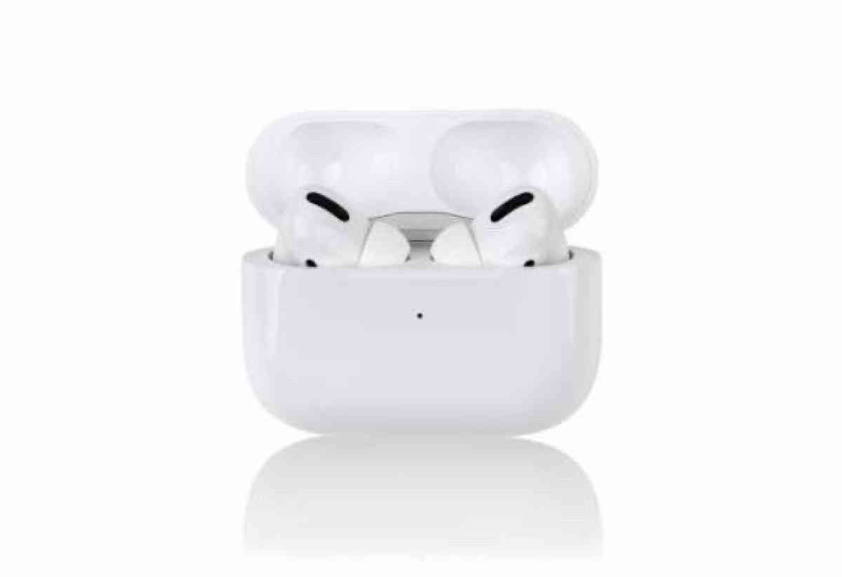 APPLE AIR PODS 2ND GENERATION MAG SAFE - Tampa, Florida