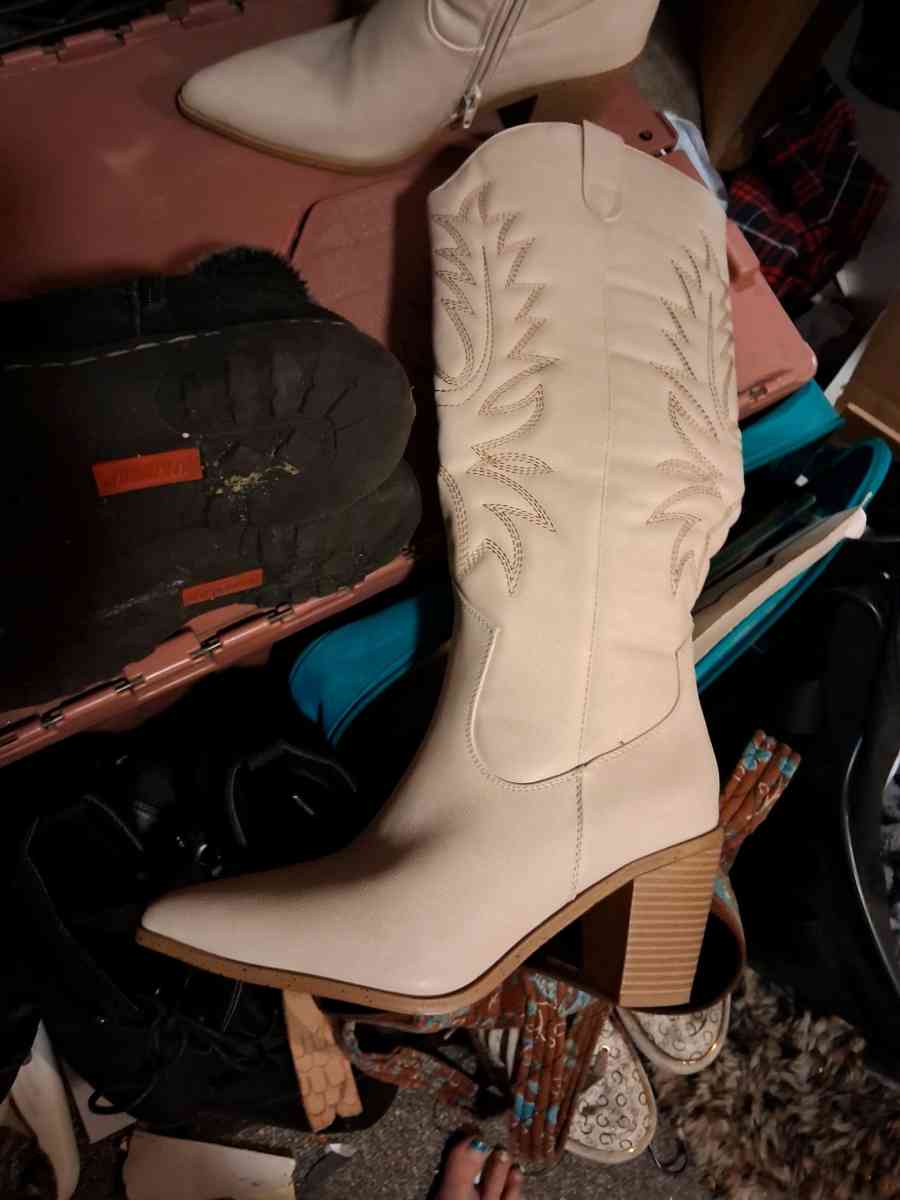 new cowgirl knee high boots - Aurora, Colorado - FleaMarketBay