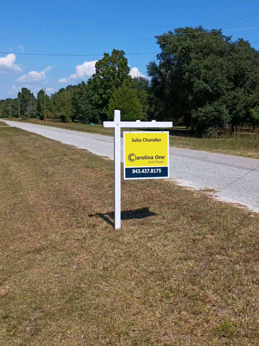 4 bed 2 bath and 5 bed 3 bath homes 2 and half acres - Eutawville, South Carolina - FleaMarketBay