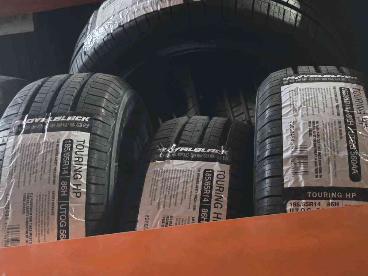 For Sale ROYAL BLACK 18565R14  86H Touring HP - Los Angeles, California