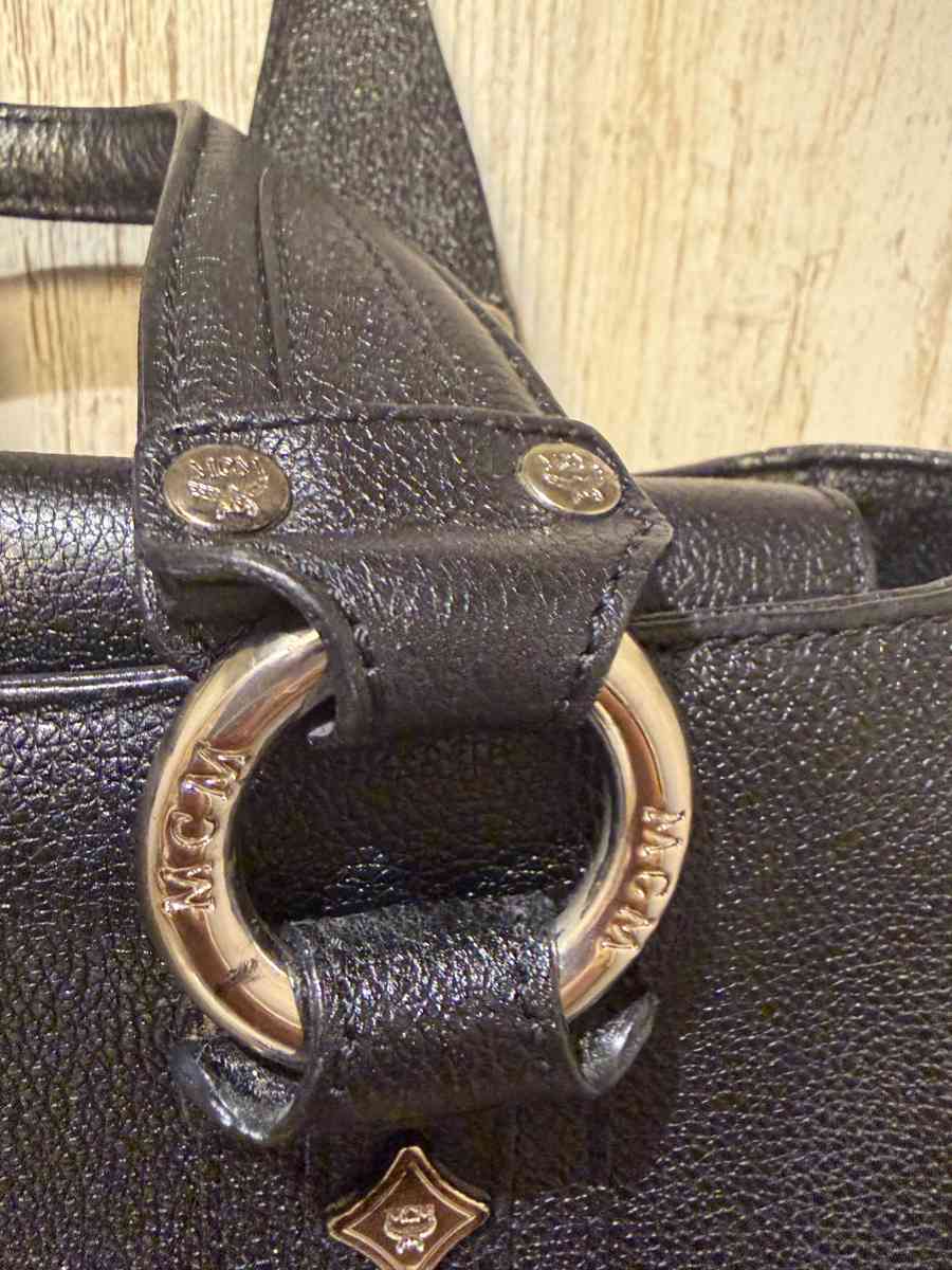 EUC MCM boston bag - Ridgewood, New York - FleaMarketBay