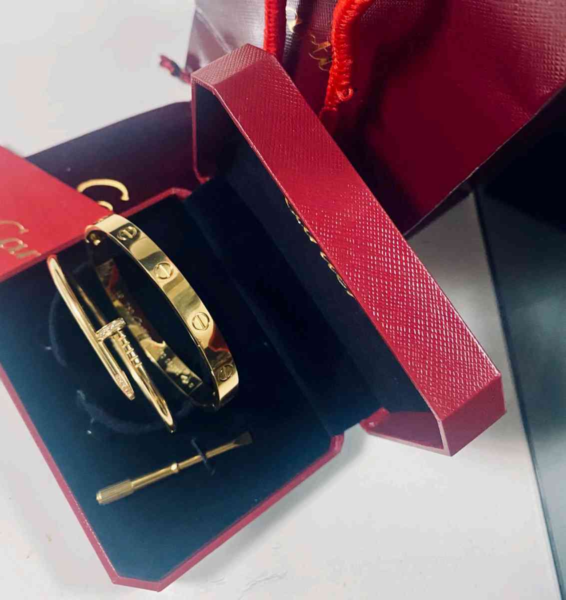 Pulsas en set - Miami, Florida - FleaMarketBay