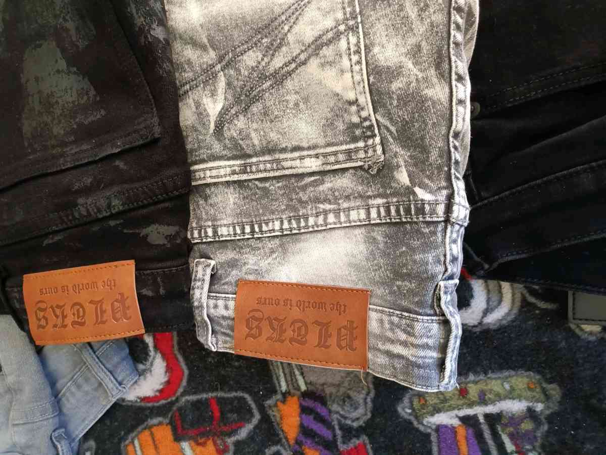 mens designer jeans - Cincinnati, Ohio - FleaMarketBay