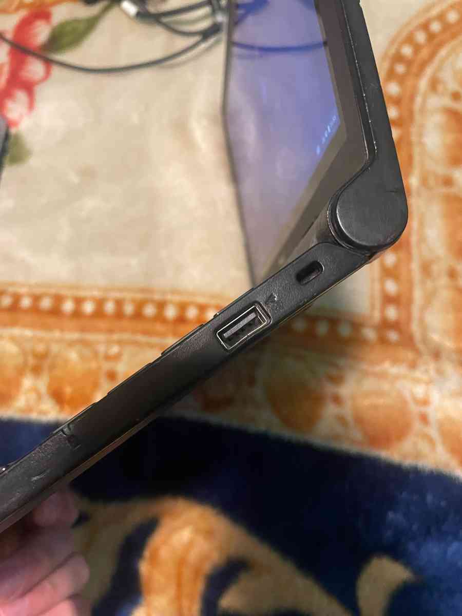 touchscreen  Chrome book pro - Calhoun, Georgia - FleaMarketBay