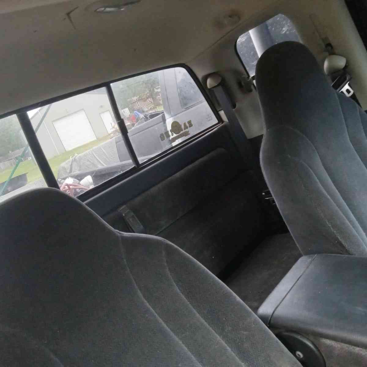 01 dakota sport extcab 47 v8 5spd  needs transmission repair - Conway, Arkansas - FleaMarketBay