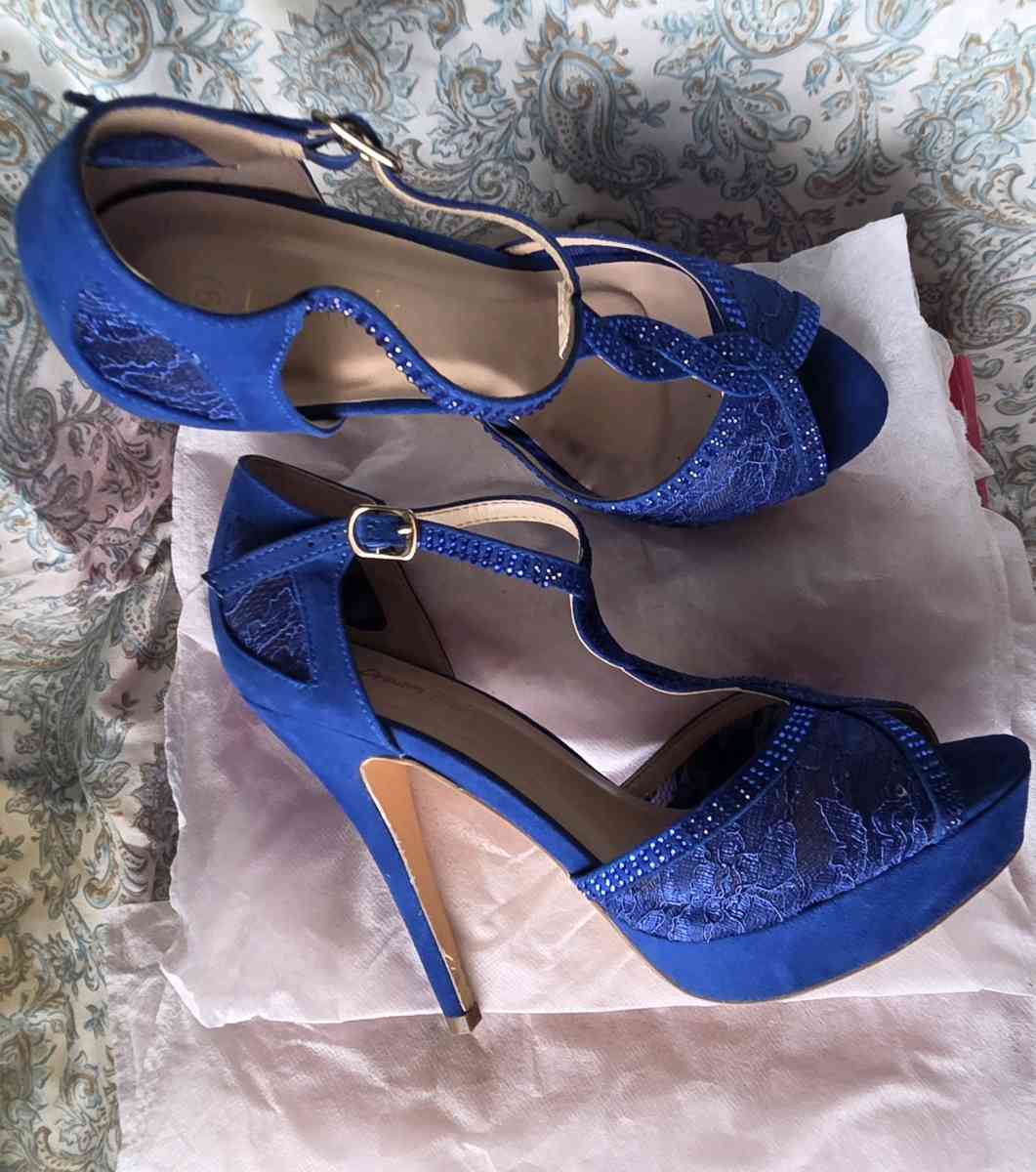 Navy Blue High Heels - Onalaska, Washington - FleaMarketBay