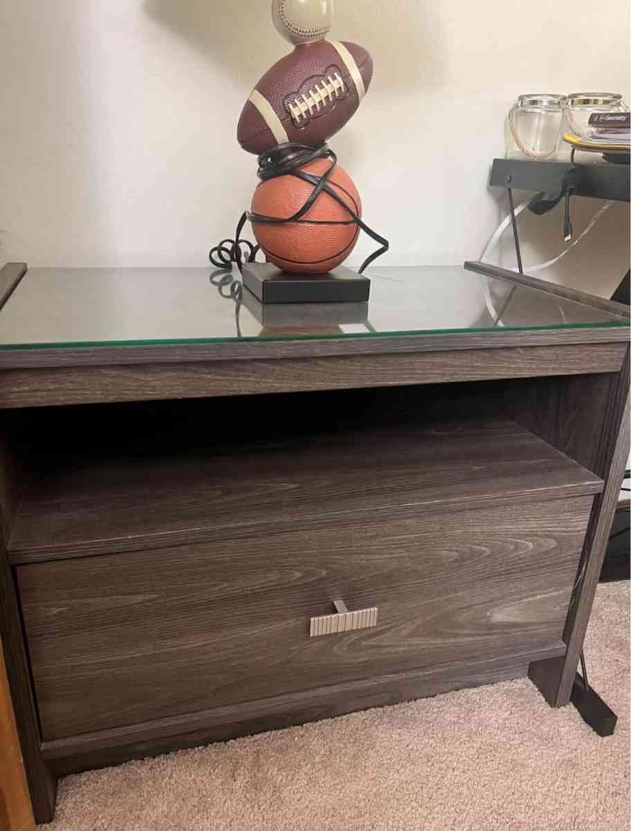 Ashleys furniture Four piece bedroom set - Racine, Wisconsin