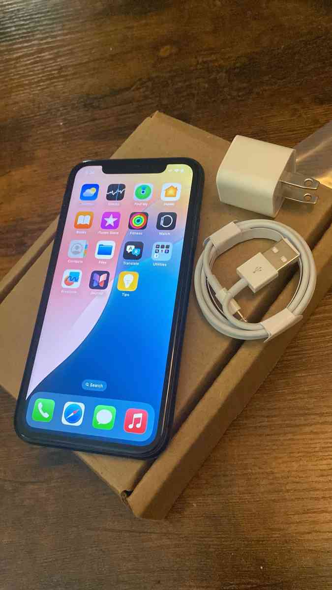 Apple iPhone 11 64GB unlocked - Adams, New York - FleaMarketBay