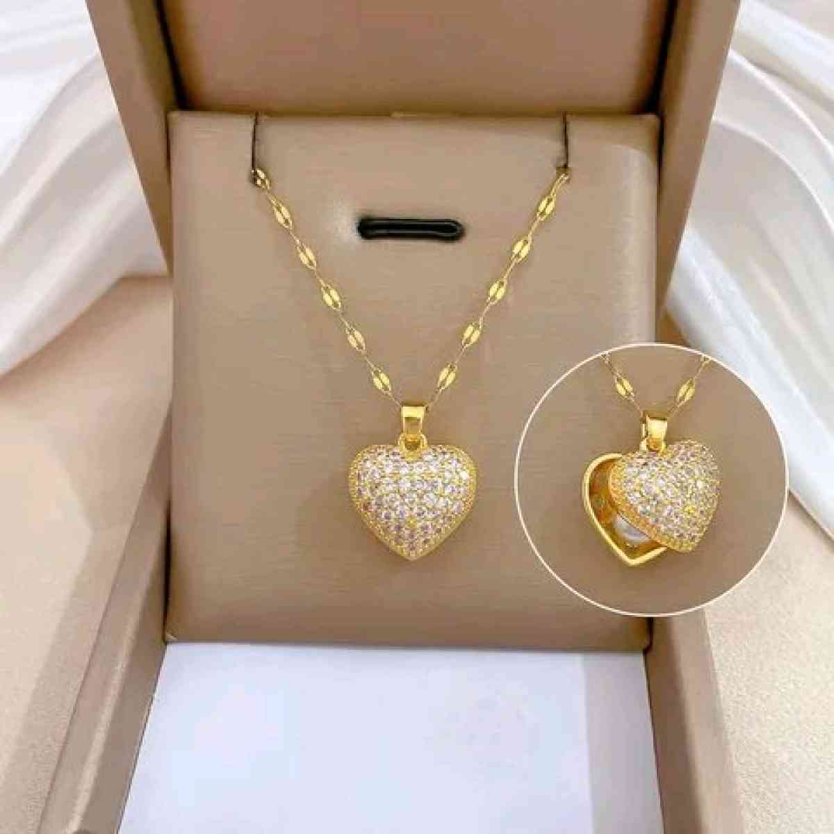 Luxury Gold Heart Necklace  Womens Gift  Never Tarnish - Coconut Creek, Florida - FleaMarketBay