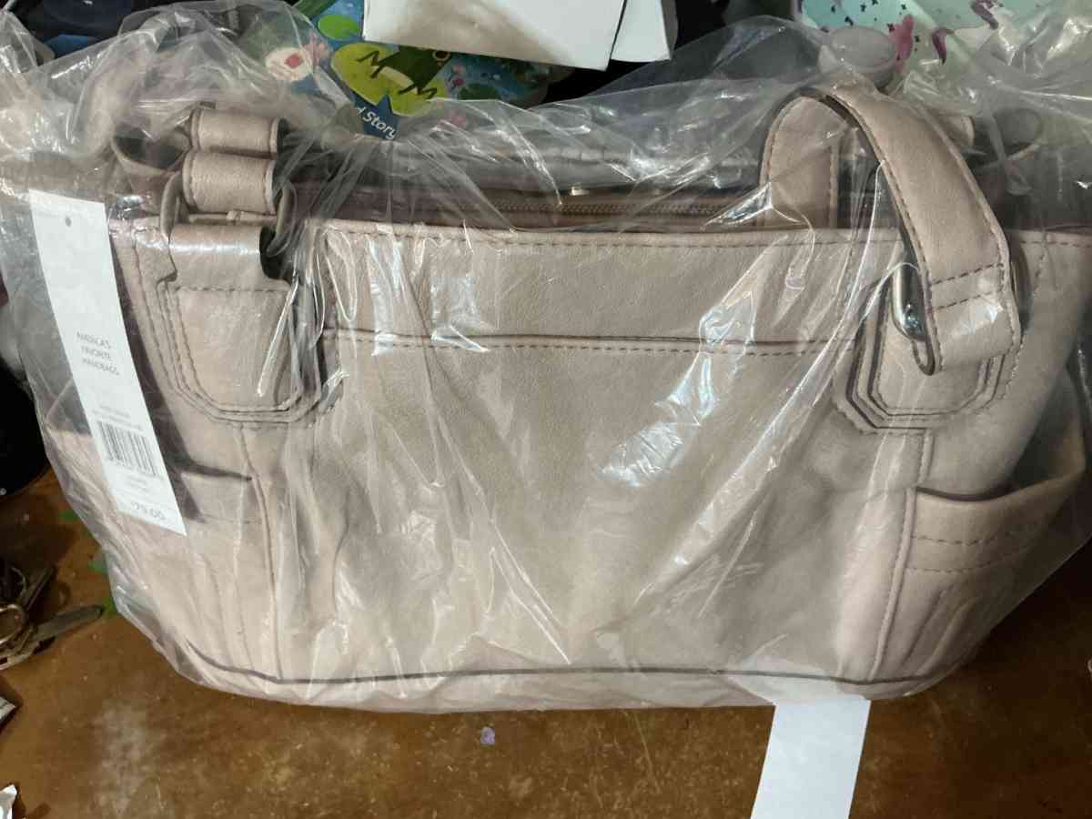 women bag - California City, California - FleaMarketBay