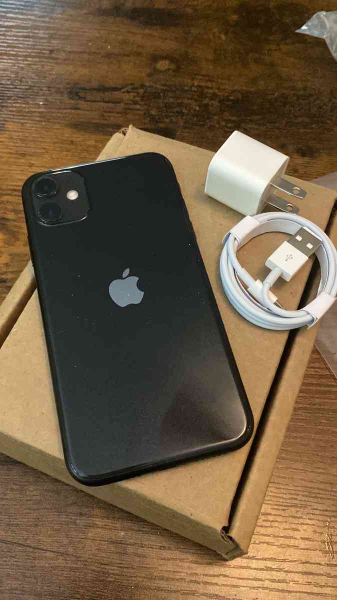 Apple iPhone 11 64GB unlocked - Adams, New York - FleaMarketBay