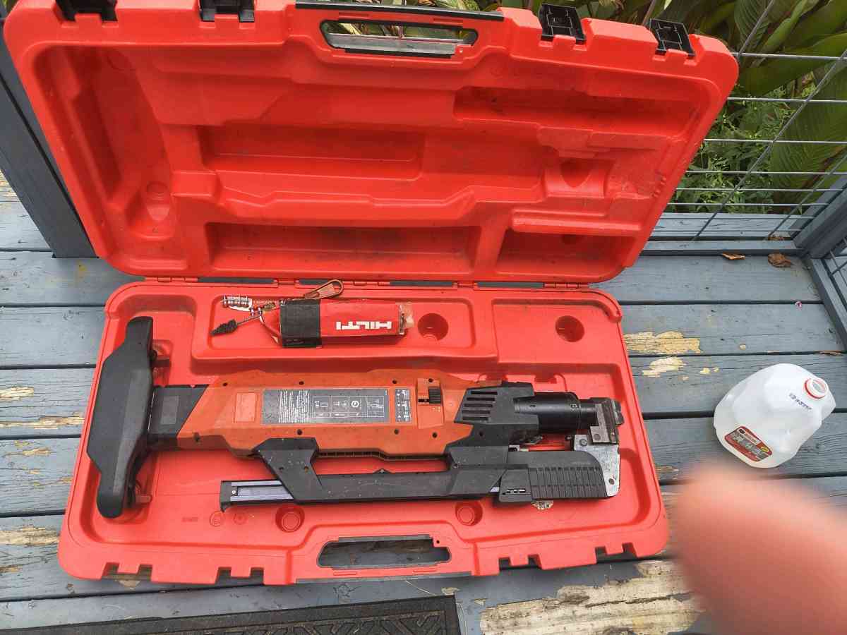 HILTI DX9 POWDER ACTUATED TOOL - Nashville, Tennessee