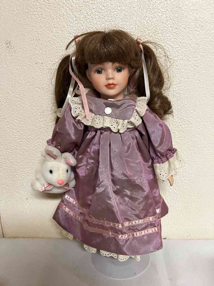 vintage porcelain doll - Camp Verde, Arizona - FleaMarketBay