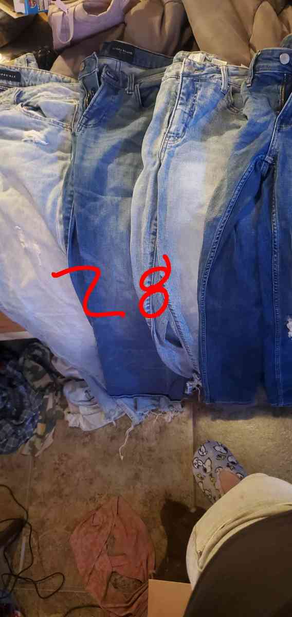 Womens size 8 jeans - Benson, Arizona