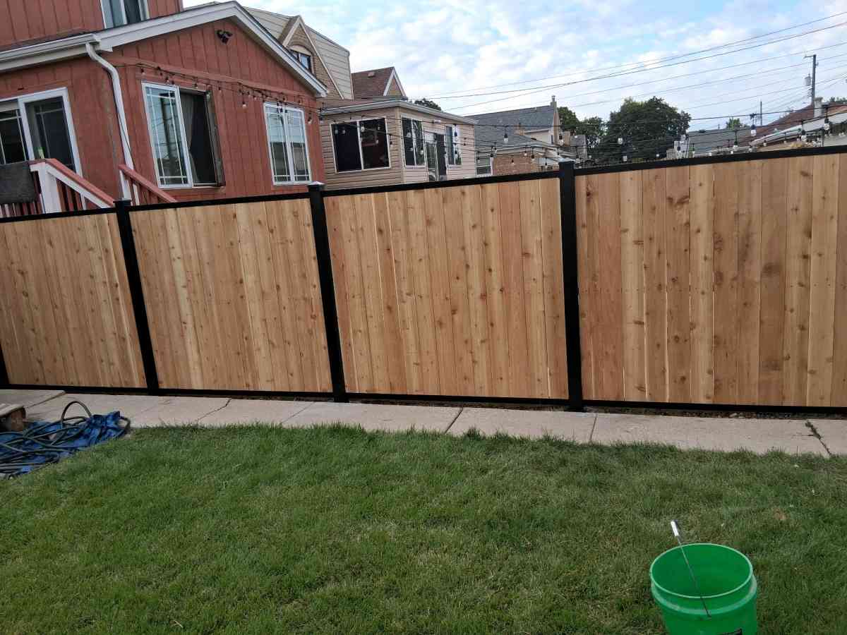 cercas de hierro con madera y de puro hierro - Bellwood, Illinois - FleaMarketBay