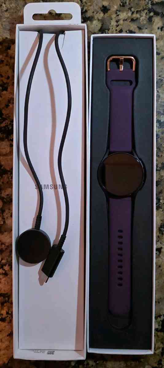 Galaxy Watch5 40mm Purple Strap - Oak Lawn, Illinois - FleaMarketBay