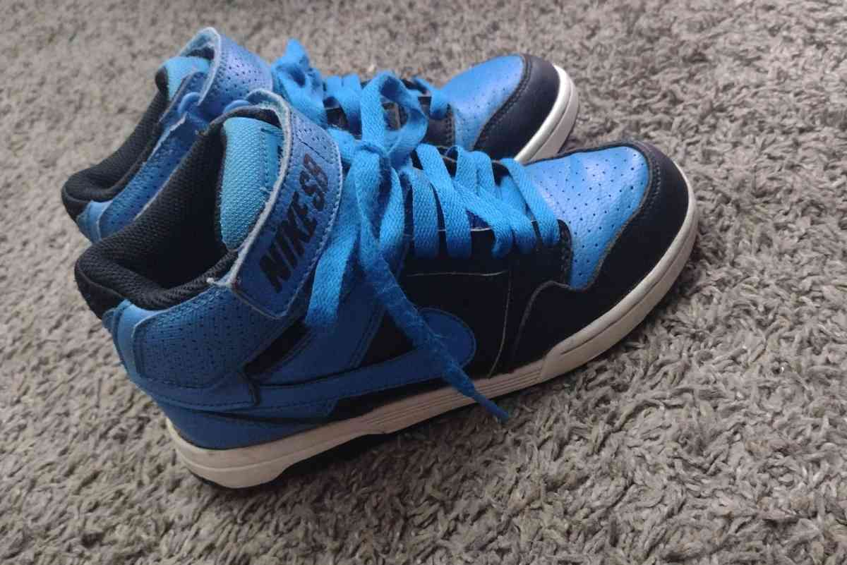 kids Nike shoes - Davidson, North Carolina - FleaMarketBay