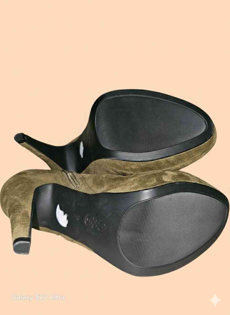 Womens GBG Los Angeles Hazel Greenish Brown suede size 9 ank - Sanford, Maine - FleaMarketBay