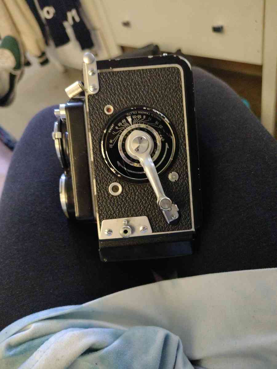 Selling a vintage Minolta CitizenMVL Rokkor camera - Flushing, New York