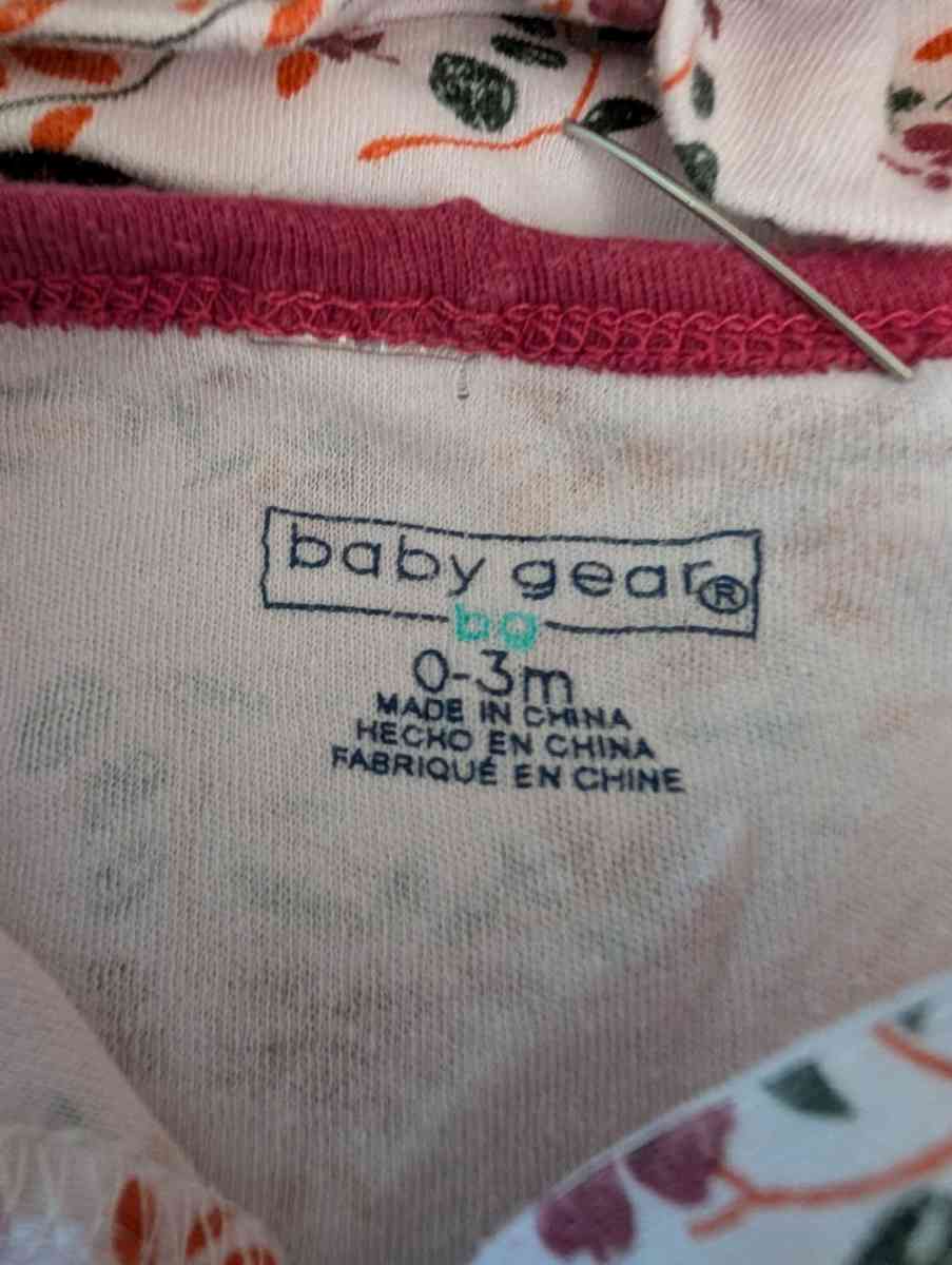 Baby flowery pink sleepsuit with feet and headband - Savannah, Georgia - FleaMarketBay
