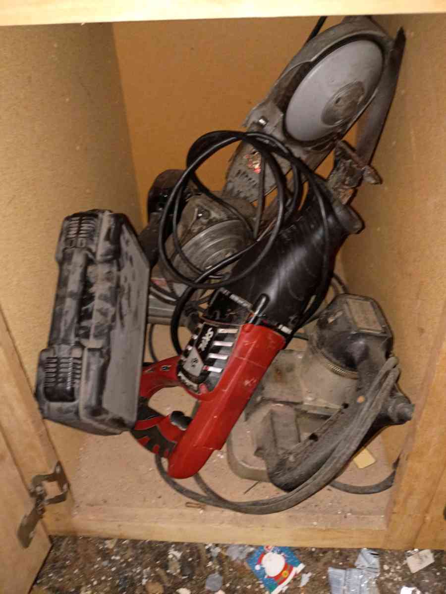 yard sale - Eutawville, South Carolina - FleaMarketBay