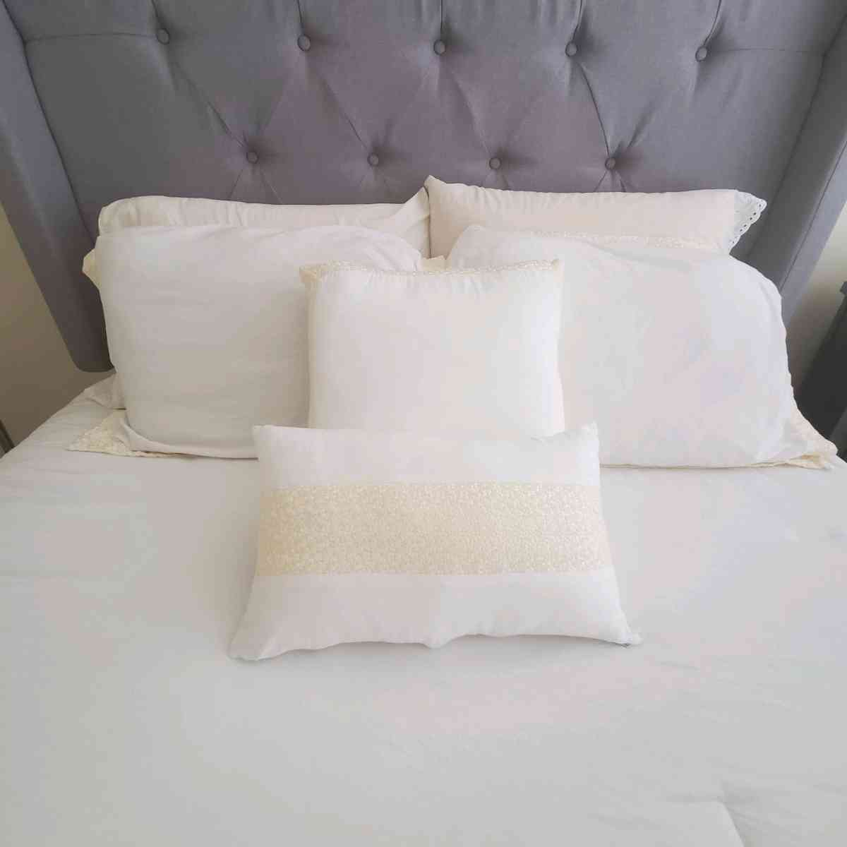 8 Piece Queen Quilt Bed Set Read Description - Altamonte Springs, Florida - FleaMarketBay