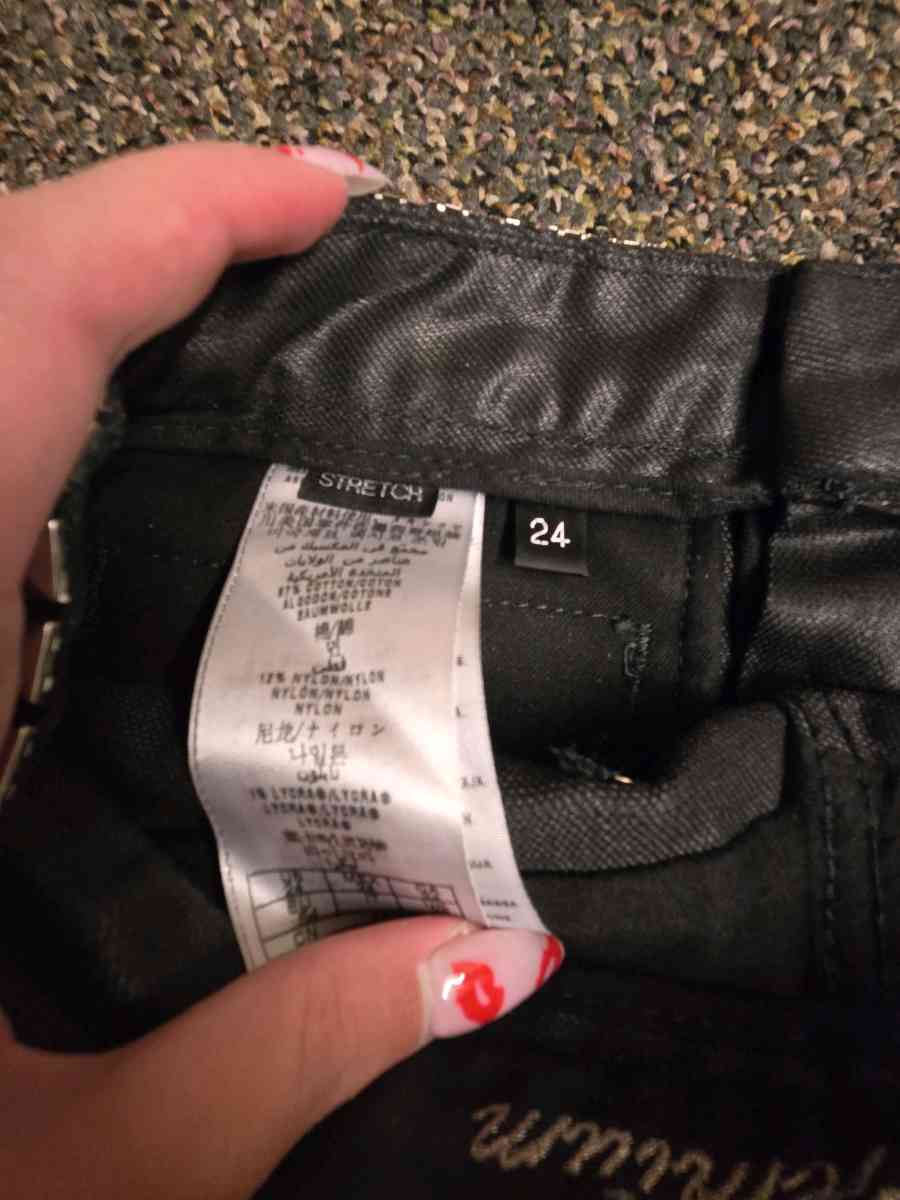 womens guess shorts - Peoria, Arizona - FleaMarketBay